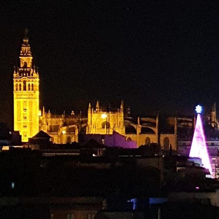 Avanti La Campana, Con Un Balcon Que Te Enamorara Del Ambiente De Sevilla エクステリア 写真