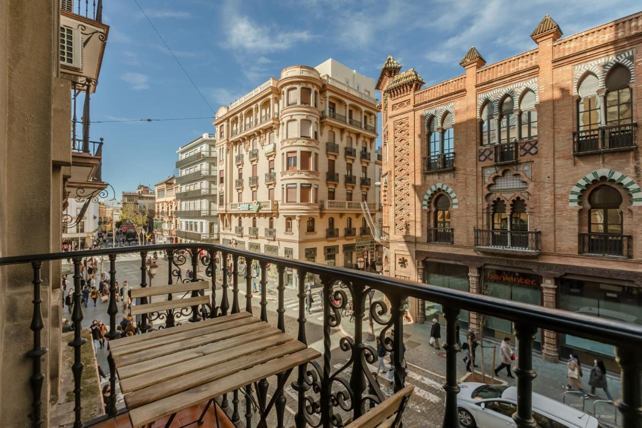 Avanti La Campana, Con Un Balcon Que Te Enamorara Del Ambiente De Sevilla エクステリア 写真