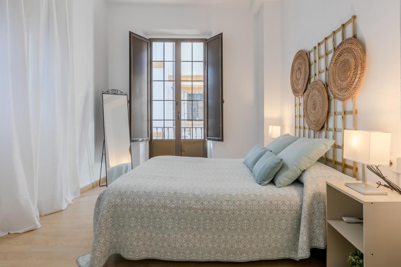 Avanti La Campana, Con Un Balcon Que Te Enamorara Del Ambiente De Sevilla エクステリア 写真
