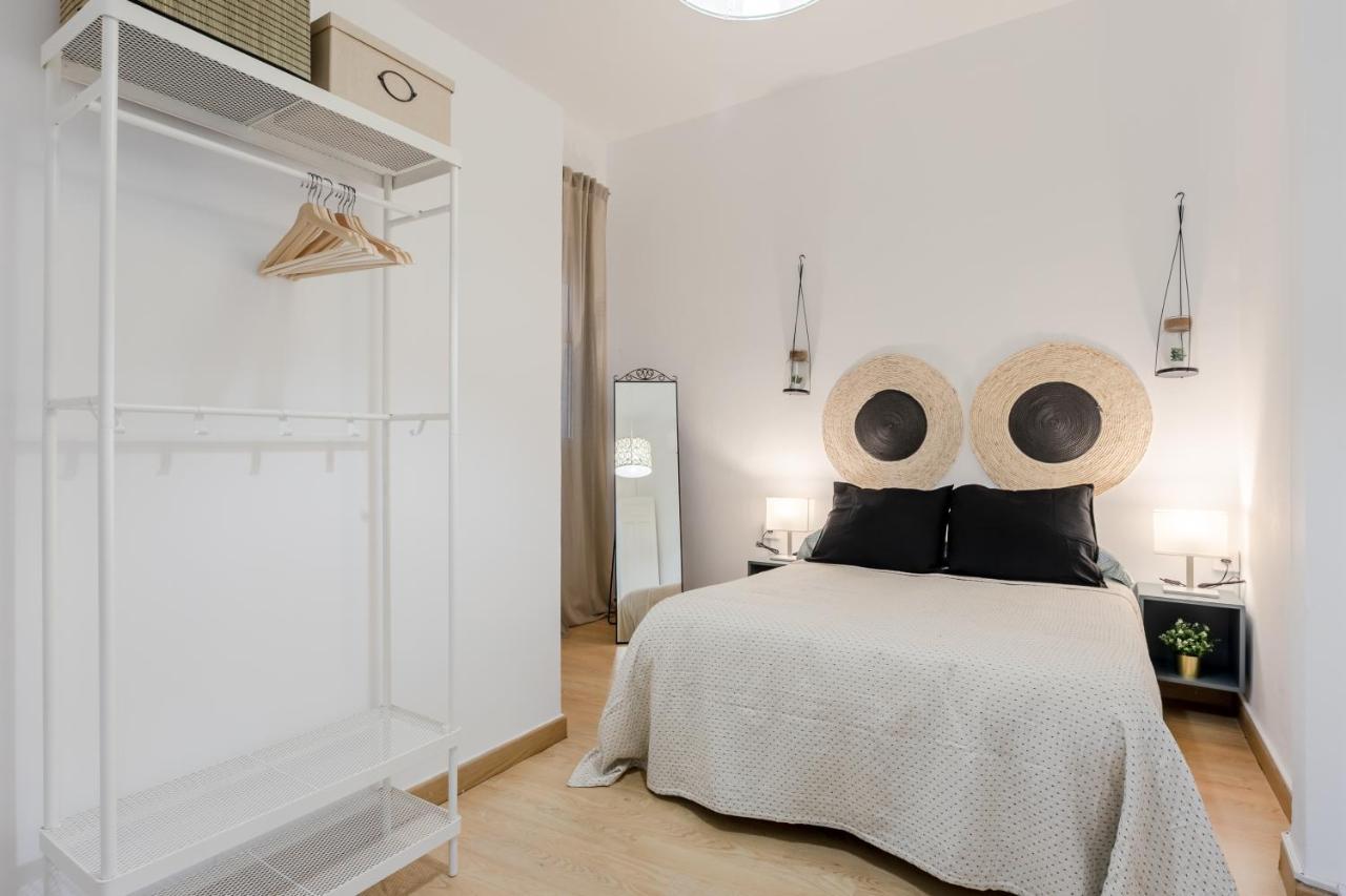 Avanti La Campana, Con Un Balcon Que Te Enamorara Del Ambiente De Sevilla エクステリア 写真