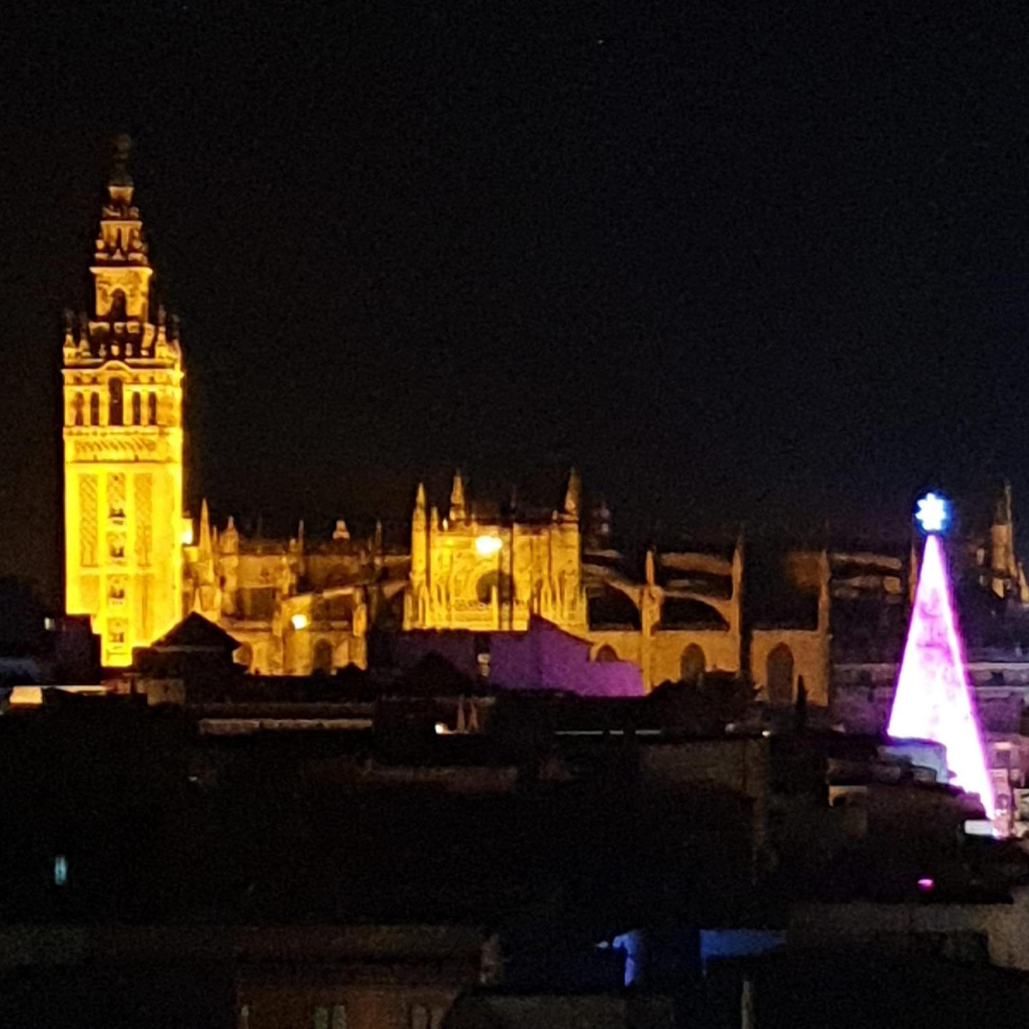Avanti La Campana, Con Un Balcon Que Te Enamorara Del Ambiente De Sevilla エクステリア 写真
